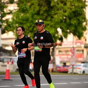 Runner Photo 4125102