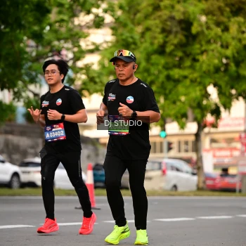 Runner Photo 4125111