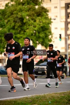 Runner Photo 4125244