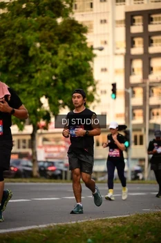 Runner Photo 4125393