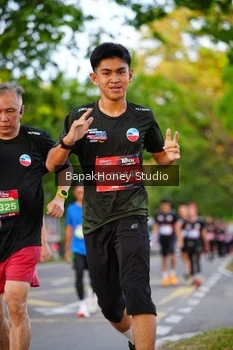 Runner Photo 4125413