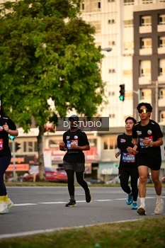 Runner Photo 4125424
