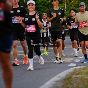 Runner Photo 4125449