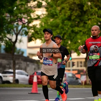Runner Photo 4125535