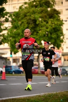 Runner Photo 4125546