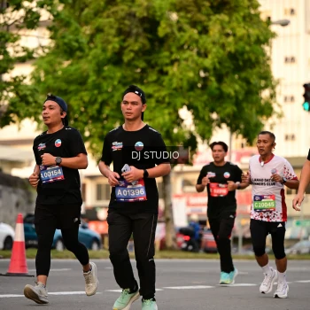 Runner Photo 4126005