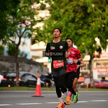 Runner Photo 4126048