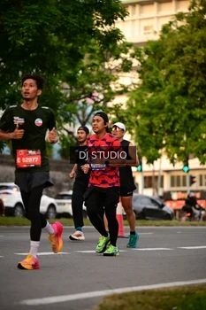 Runner Photo 4126057