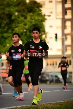 Runner Photo 4126353