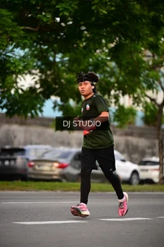 Runner Photo 4126393