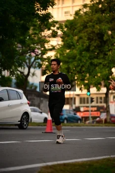 Runner Photo 4126675
