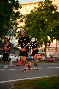 Runner Photo 4127518