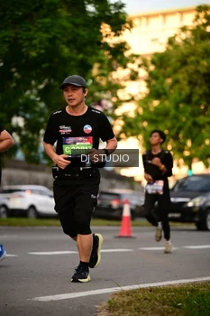Runner Photo 4128251