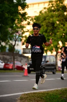 Runner Photo 4128372