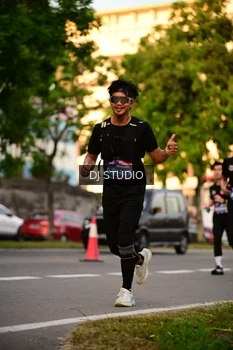 Runner Photo 4128377