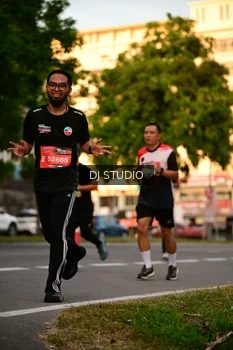 Runner Photo 4128415