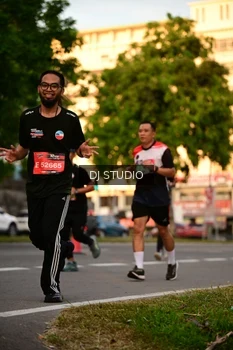Runner Photo 4128418