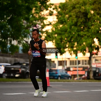 Runner Photo 4128523