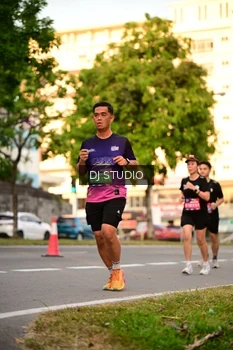 Runner Photo 4128909