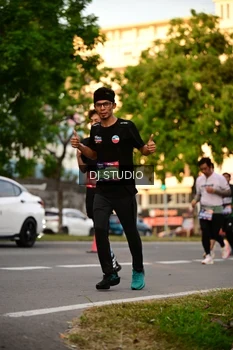 Runner Photo 4129100