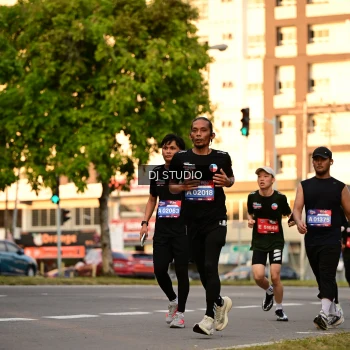 Runner Photo 4129384