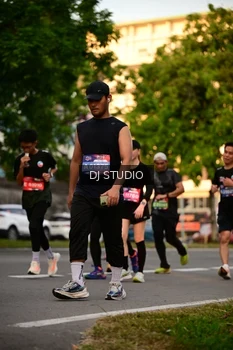 Runner Photo 4129435