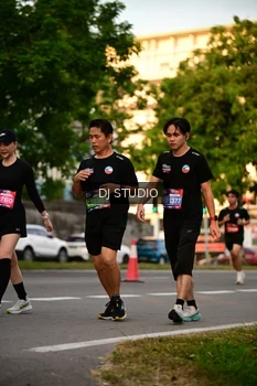 Runner Photo 4129443