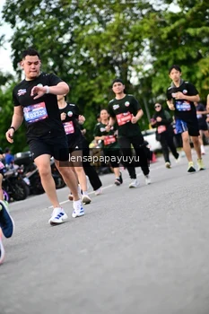 Runner Photo 4130073