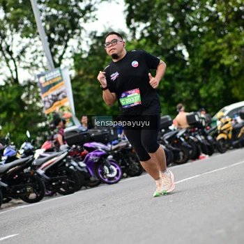 Runner Photo 4130386