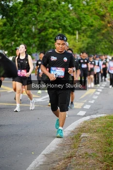 Runner Photo 4130415