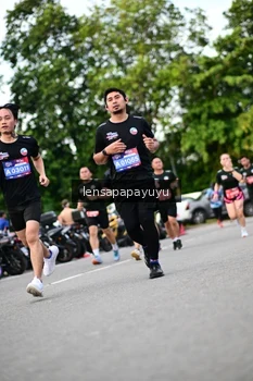 Runner Photo 4130435