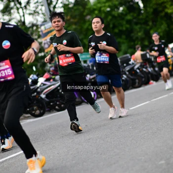 Runner Photo 4130573
