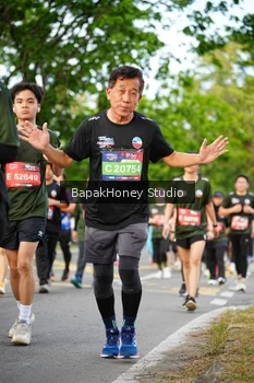 Runner Photo 4130635