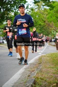Runner Photo 4130677