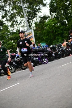 Runner Photo 4130710