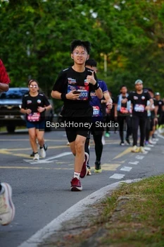Runner Photo 4130924