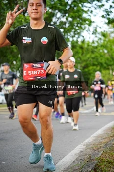 Runner Photo 4132376