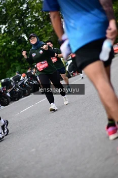 Runner Photo 4132421