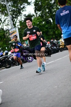 Runner Photo 4132453