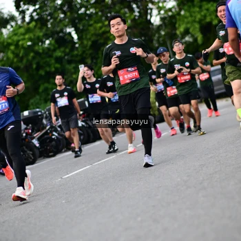 Runner Photo 4132665