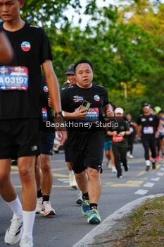 Runner Photo 4133150