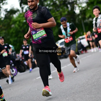 Runner Photo 4133443