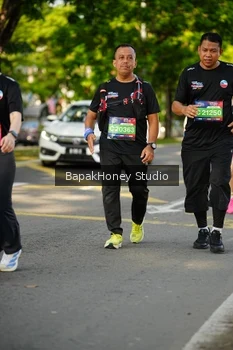 Runner Photo 4133512