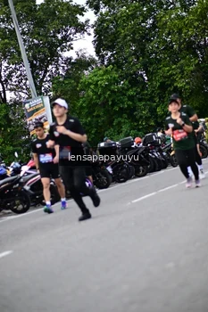 Runner Photo 4133518