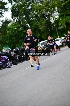 Runner Photo 4133584