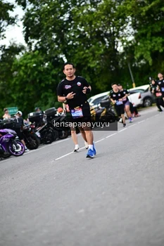 Runner Photo 4133591