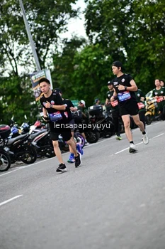 Runner Photo 4133639