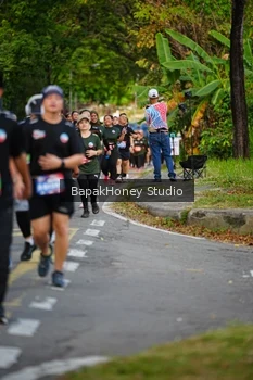 Runner Photo 4133765