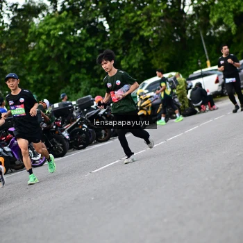 Runner Photo 4133772