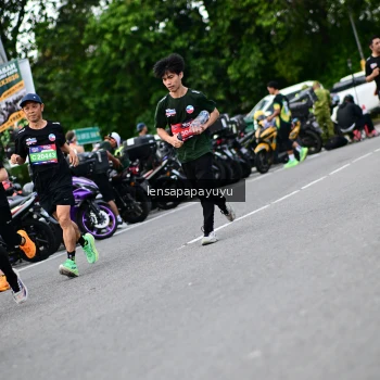 Runner Photo 4133776